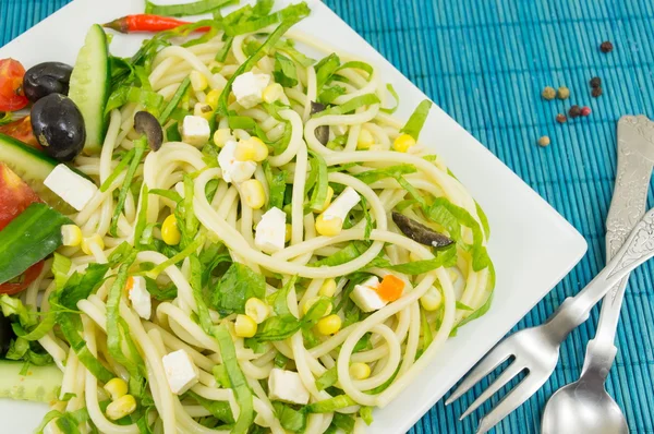 Pasta de espaguetis con ajo silvestre —  Fotos de Stock