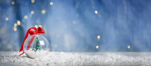 Feribot Işıklarıyla Birlikte Büyük Fotokopi Alanı Arkaplanlı Noel Süsleri — Stok fotoğraf