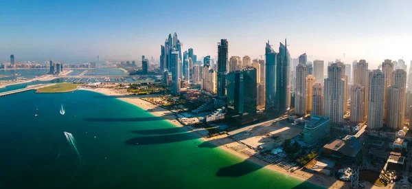 Panoramisch Uitzicht Het Strand Jbr Dubai Marina Wolkenkrabbers Luxe Gebouwen — Stockfoto