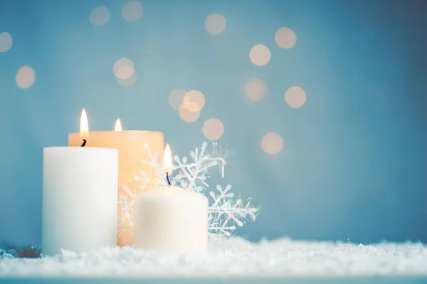 Svíčka Světlo Slavnostně Osvětlené Vánoční Pozadí Kopírovat Prostor — Stock fotografie