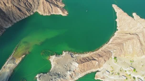 Hatta Dam Lake Nella Regione Montuosa Enclave Dubai Emirati Arabi — Video Stock