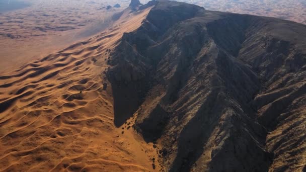 Scenic Fossil Rock Sharjah Woestijn Van Verenigde Arabische Emiraten Luchtbeelden — Stockvideo