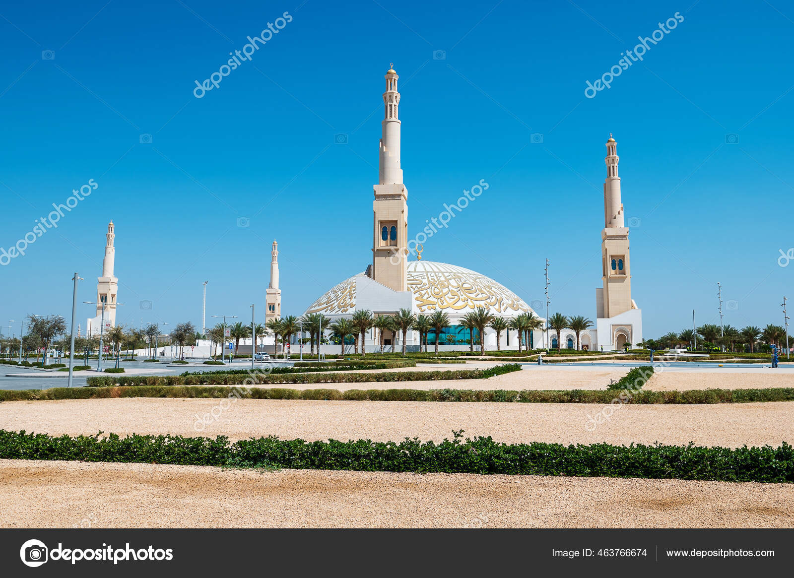 Sheikh Khalifa Bin Zayed Nahyan Mosque Ain City Abu Dhabi — Stock Photo ©  CreativeFamily #463766674, image size:1600x1165