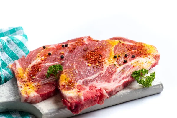 Сырой Кусок Мяса Свинины Белом Фоне Изолированы — стоковое фото