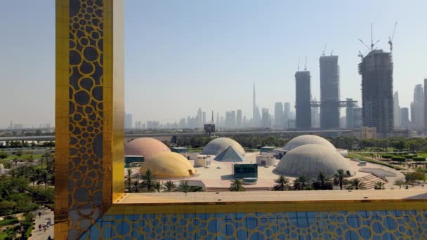 아랍에미리트 연방의 2021 스카이라인 파크의 프레임을 보인다 프레임은 150 미터로 — 비디오