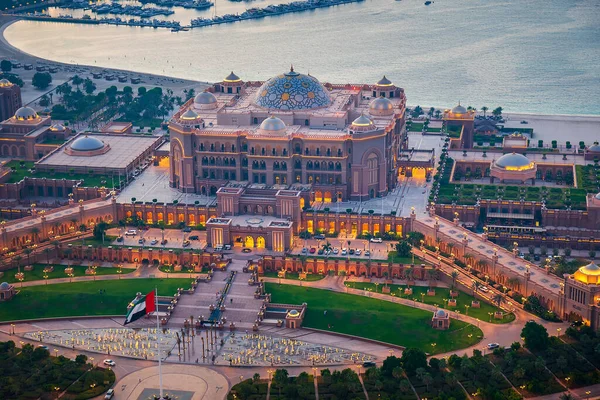 Emirátský Palác Abú Dhabí Výhled Výšky Jedno Nejznámějších Míst Památek — Stock fotografie