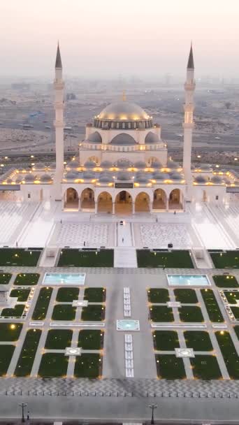 Mesquita Sharjah Maior Mesquita Emirado Sharjah Emirados Árabes Unidos Caracterizada — Vídeo de Stock