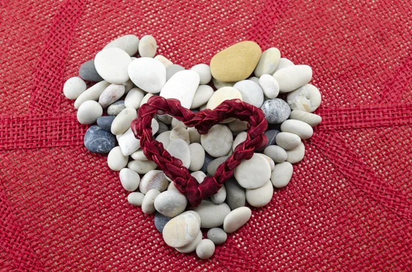 Pebbles em forma de coração — Fotografia de Stock