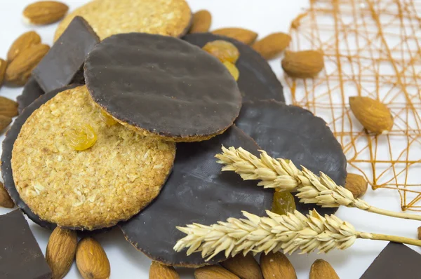 Integrální čokoládové sušenky s mandlemi a pšenice — Stock fotografie