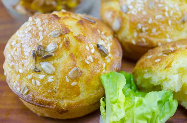 Pan de maíz con sésamo y granos de maíz —  Fotos de Stock