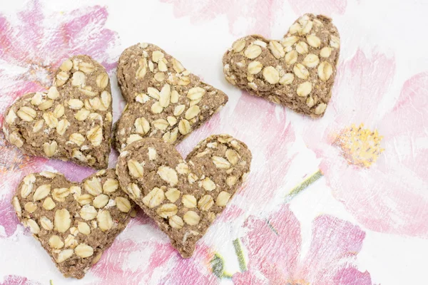 Hjärtformad cookies från integrerad mjöl — Stockfoto