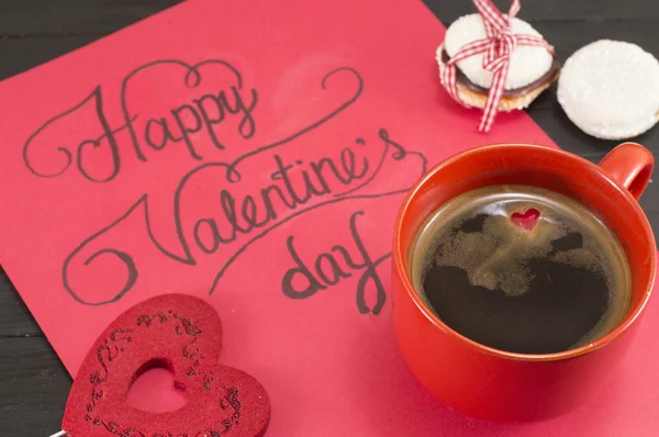 Cartão de dia dos namorados com café e biscoitos — Fotografia de Stock