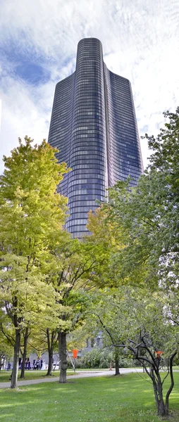 Torre de Lake Point en Chicago en un día soleado — Foto de Stock