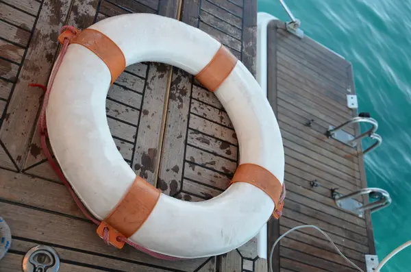 Pierścień bezpieczeństwa na łodzi — Zdjęcie stockowe