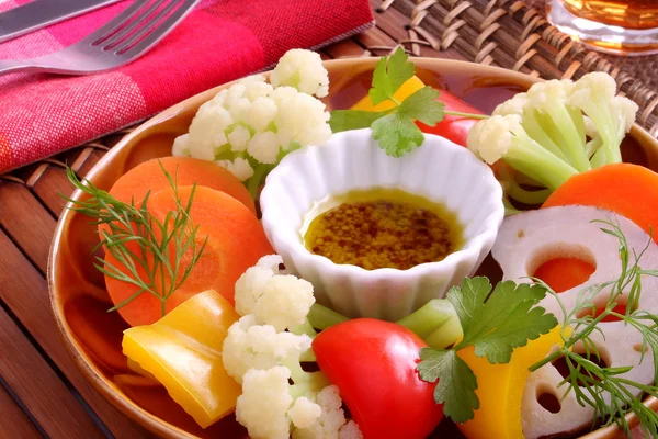 Sıcak salata, haşlanmış sebze, Bagna Kauda