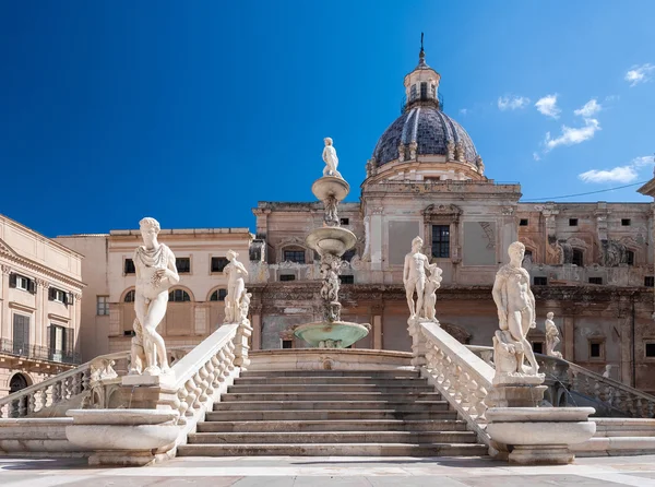 Escaleras de la fuente en Piazza Pretoria, Palermo —  Fotos de Stock