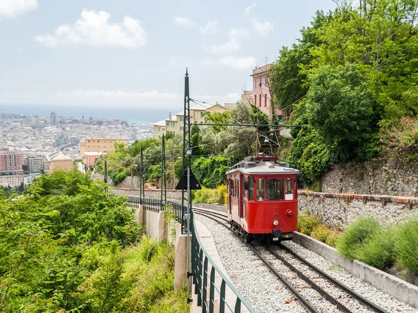 The wagon of an old rack railway connecting the city center of Genoa with the hill district Granarolo — Stock Photo, Image