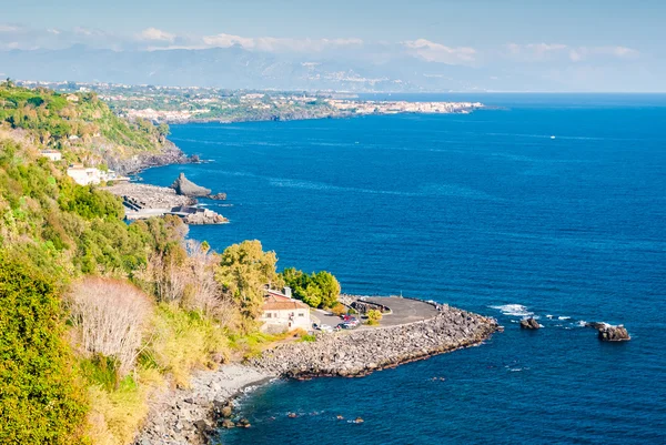 Panoramaudsigt over "Timpa" af Acireale, på Sicilien - Stock-foto