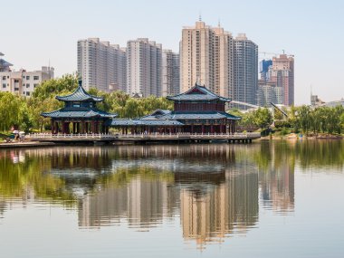 Lanzhou (Çin Yantan Park'ta yapay göl)