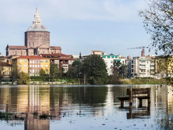 Flood of river Ticino in Pavia — Stock Photo, Image