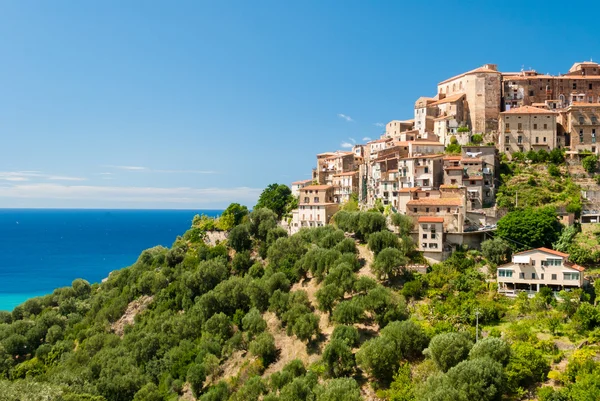 Small village in front of the sea — Stock Photo, Image