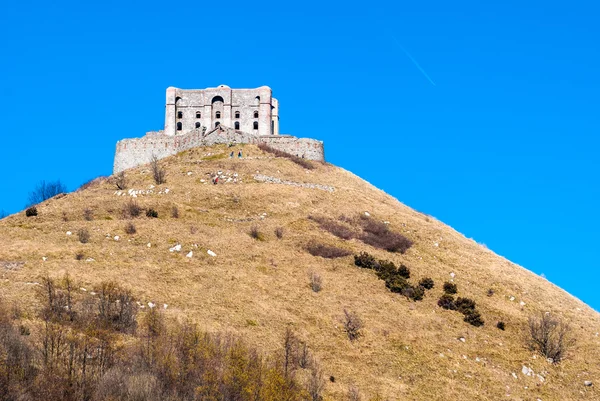 Terkedilmiş askeri kale — Stok fotoğraf