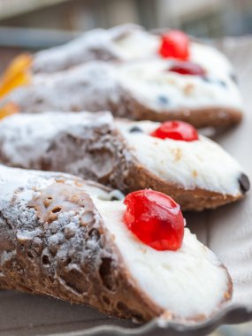 Cannoli, tipik Sicilya pasta