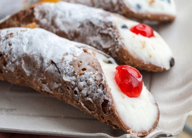 Cannoli, tipik Sicilya pasta