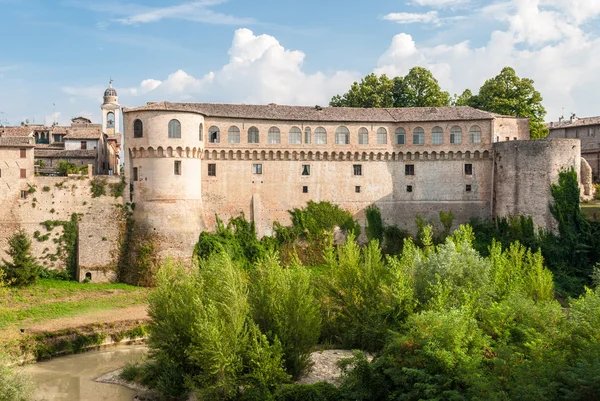 The "Ducal Palace" of Urbania (Marche, Italy) over the river Metauro — Stock Photo, Image