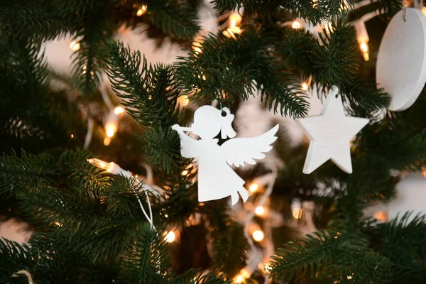 Árbol Navidad Con Decoraciones —  Fotos de Stock