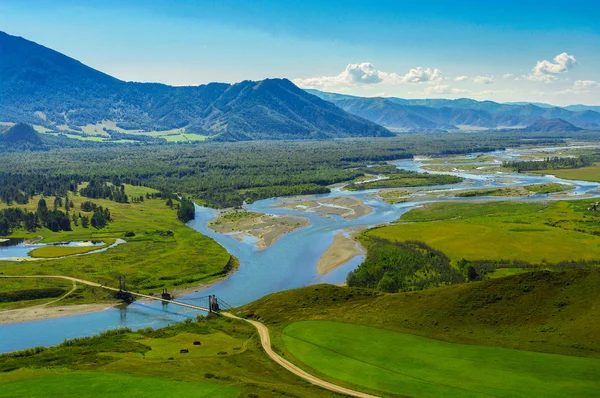 Köprü ve dağ Vadisi