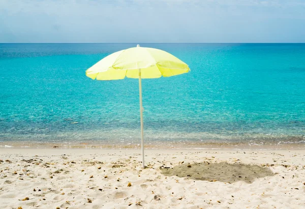 Beach umbrella — Stock Photo, Image