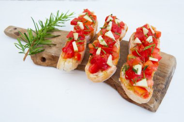 İtalyan bruschetta 