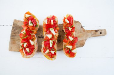 İtalyan bruschetta 