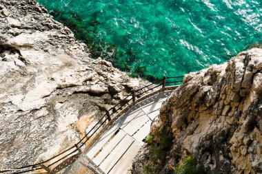 Grotta del Bue Marino için iz