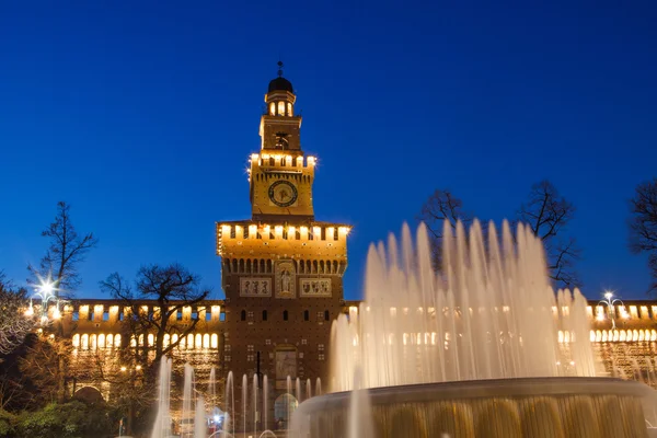 Castillo de Sforzesco en Milán Fotos De Stock Sin Royalties Gratis