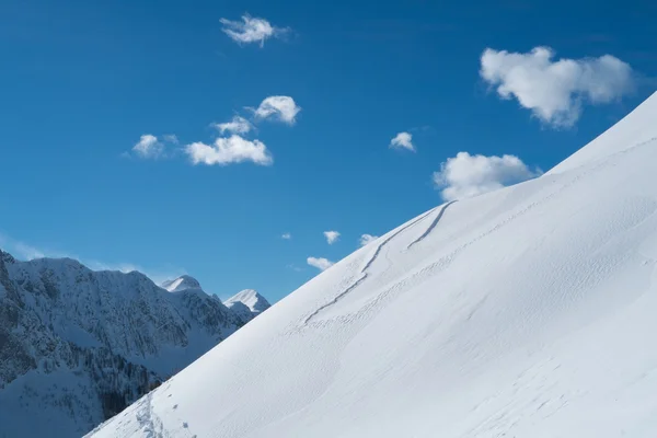 Montagne con neve — Foto Stock