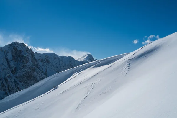 Bergen met sneeuw — Stockfoto