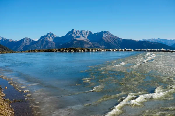 Frozen montain lake — Stock Photo, Image