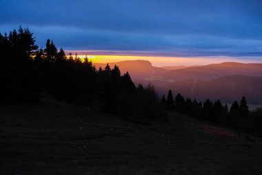 Günbatımı Vercors içinde