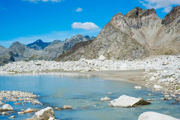 Mountain lake in Valle Aurina — Stock Photo, Image