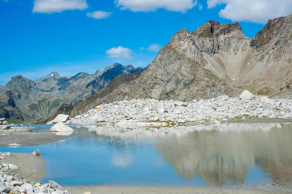 Mountain lake in Valle Aurina — Stock Photo, Image