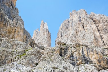 Dolomites dağlar