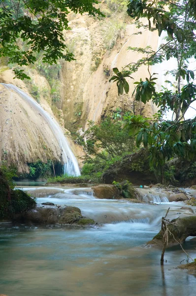Agua Azul şelaleler