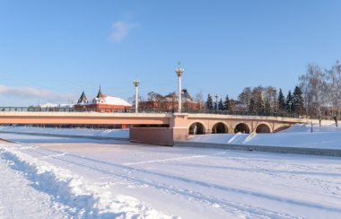 Donmuş nehrin Orlik köprüden İskender'in görünümünü