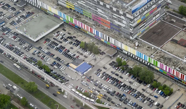 Estacionamento é perto do edifício da empresa de TV "Ostankino " — Fotografia de Stock