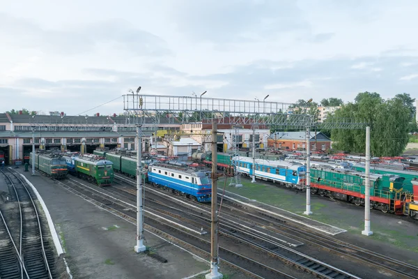 전기 기관차, 디젤 기관차와 열차의 유지 보수에 대 한 철도 저장소 — 스톡 사진