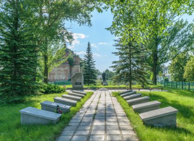 Toplu mezar ve 16 Litvanyalı Klaipeda kırmızı afiş Piyade Tümeni askerleri için anıt