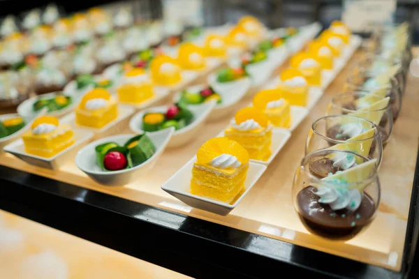 Catering Essen Dessert Und Süßes Mini Canapes Snacks Und Vorspeisen — Stockfoto