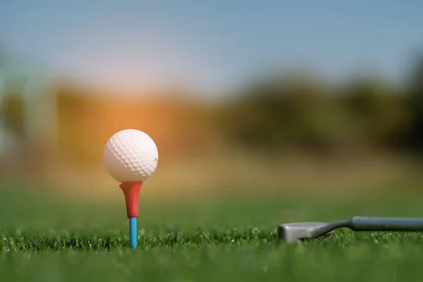 Golf Bollar Konstgräs Med Suddig Bakgrund — Stockfoto